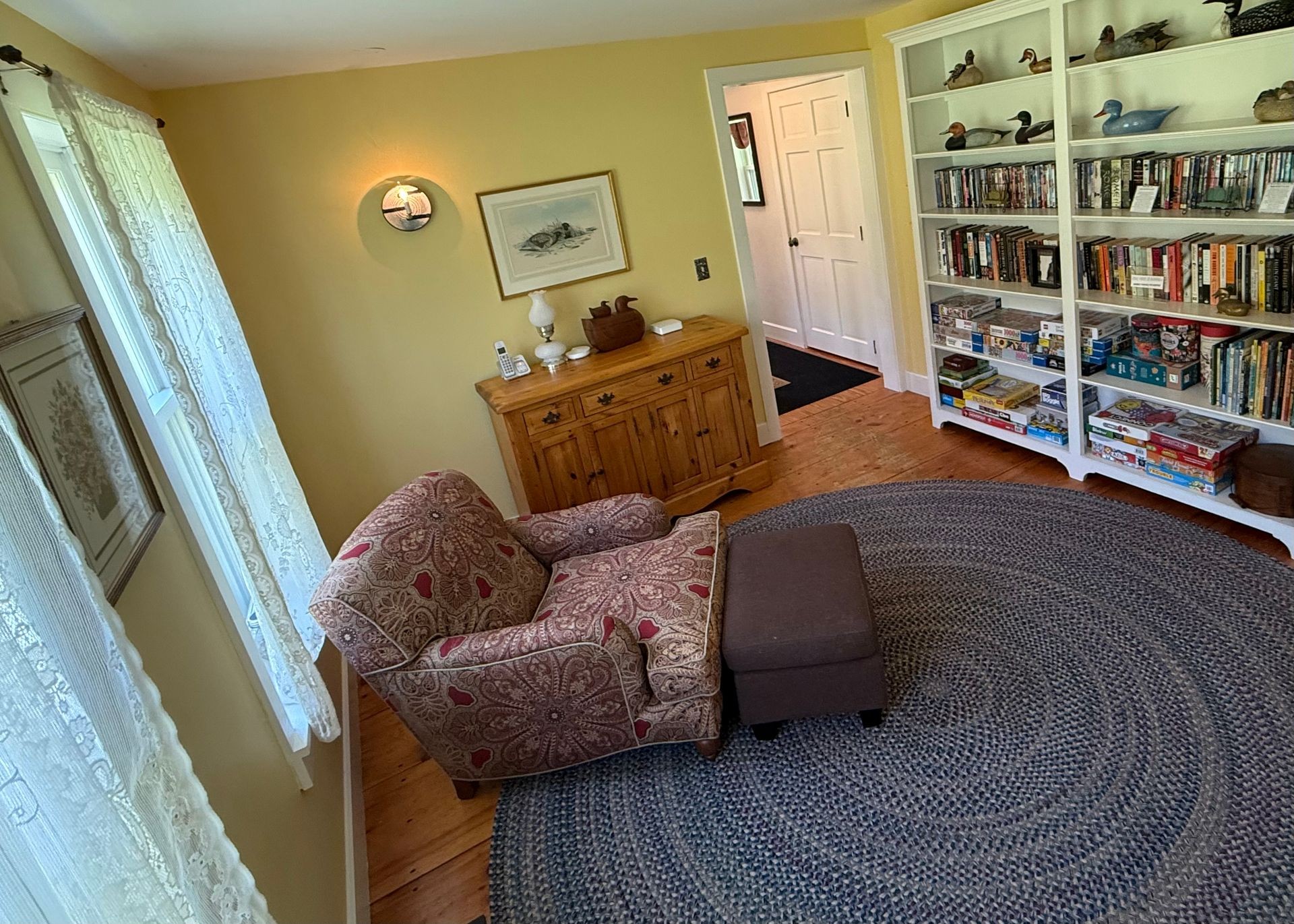 Reading Room with Library & Games